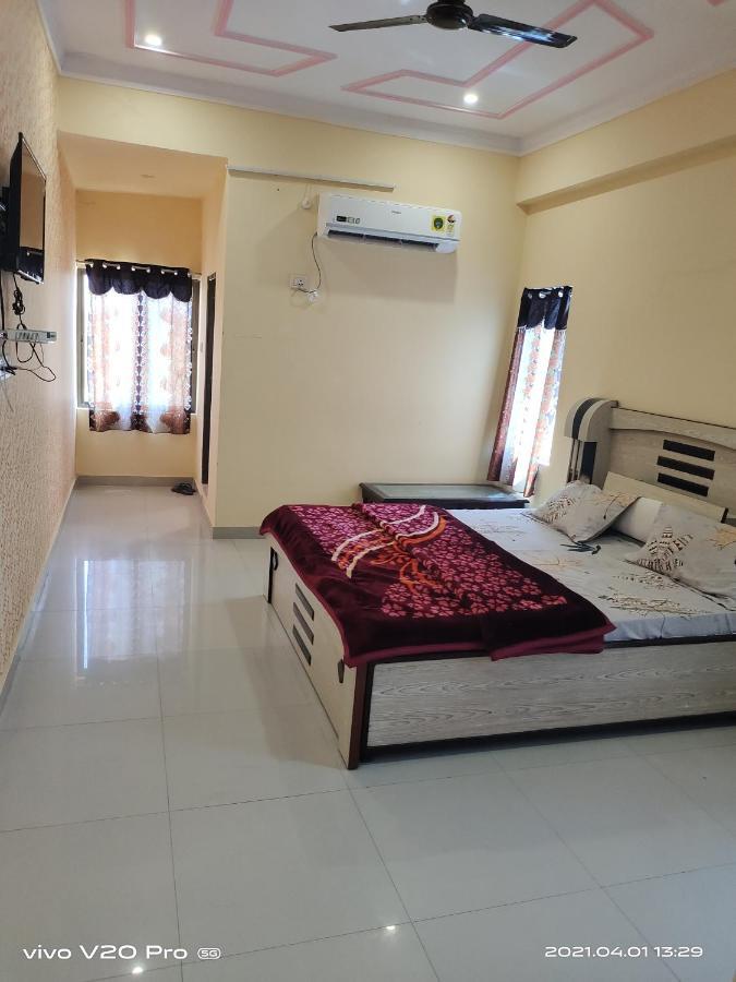 Hotel Purnima Palace Fatehpur  Bagian luar foto